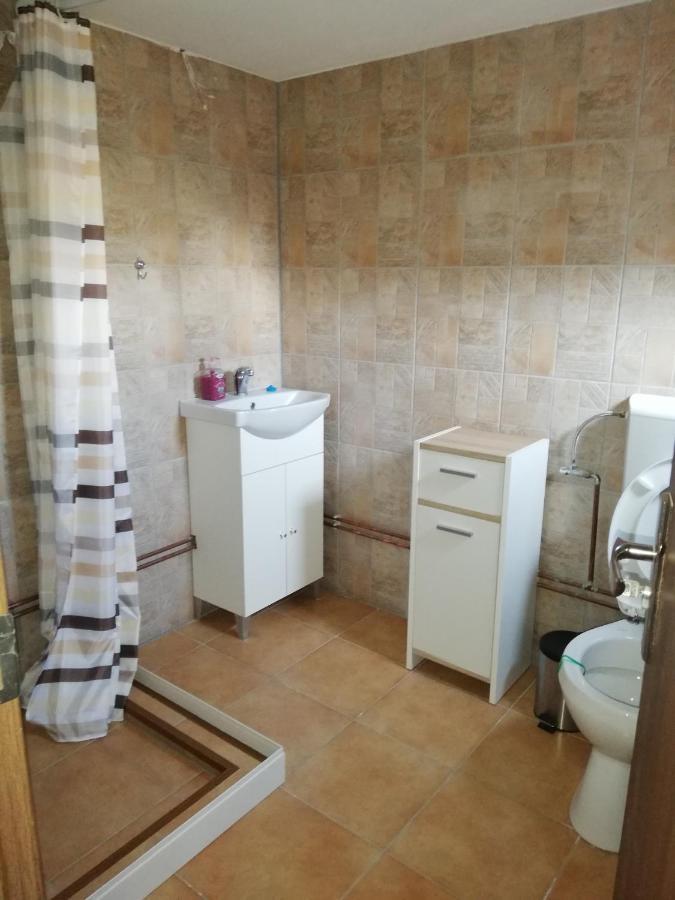 Imádó Vendégház Cernat Exterior foto